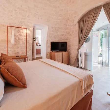 Opuntia Trulli E Lamie 10, Emma * קונברסאנו