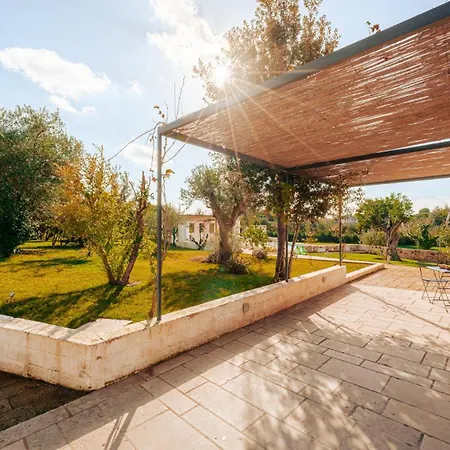 Opuntia Trulli E Lamie 10, Emma Villa *