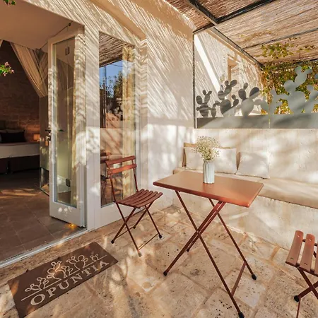 Villa Opuntia Trulli E Lamie 10, Emma