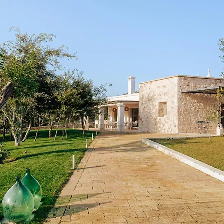 Villa Opuntia Trulli E Lamie 10, Emma