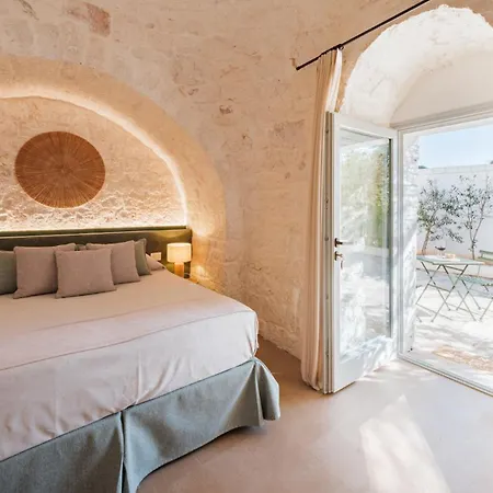 Opuntia Trulli E Lamie 10, Emma Villa *