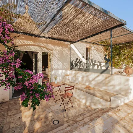 Villa Opuntia Trulli E Lamie 10, Emma Conversano