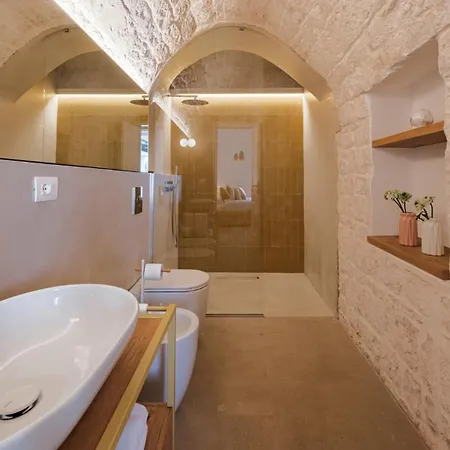 Opuntia Trulli E Lamie 10, Emma Villa